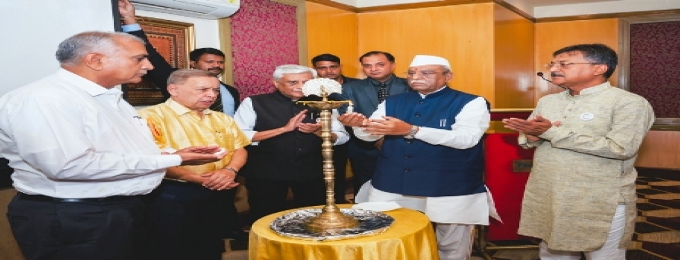 933443286Photo Governor lightening lamp.jpg